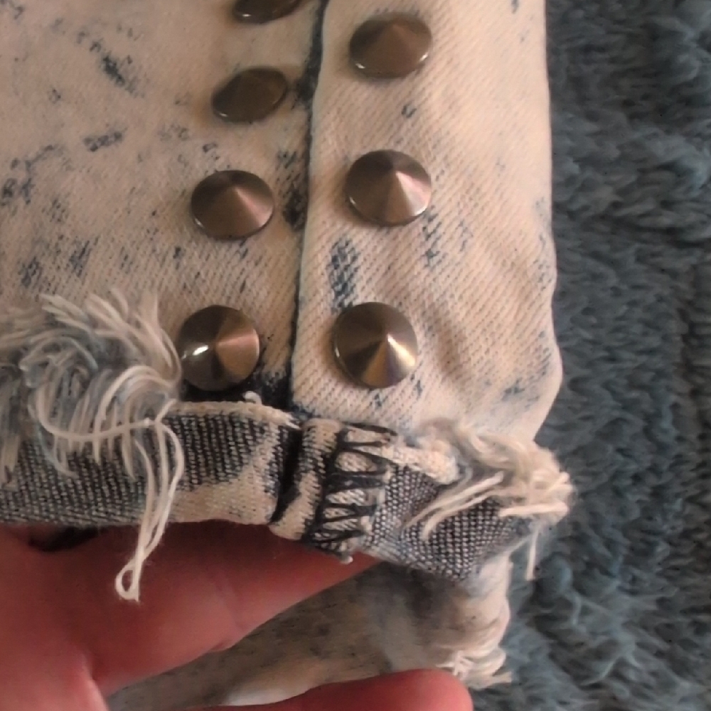 BOGO🏷️Vintage 90"a Rocker Girl Studded Acid Wash Denim Shorts - Picture 11 of 13